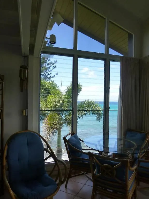 Mahina Surf Aparthotel Lahaina