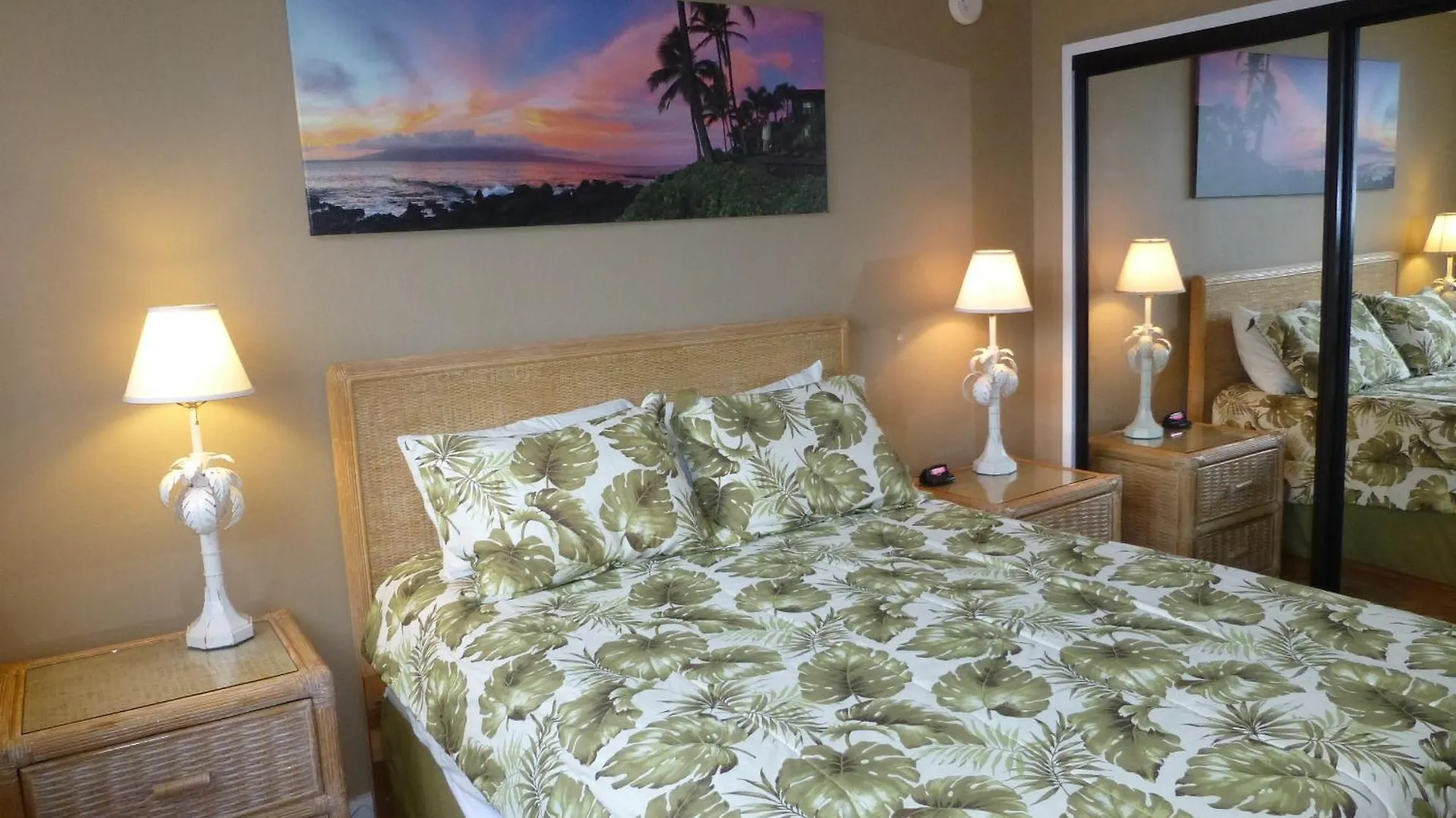 Mahina Surf Aparthotel Lahaina